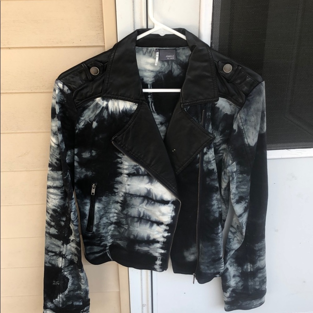 Jean/leather jacket